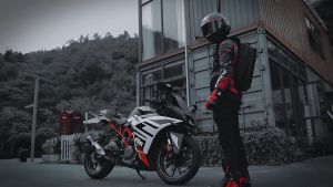 GHOST RACING GR-BB05 - Tas Ransel Hard Shell Pria Muat Helm