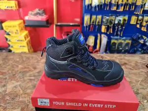 APEG Mid Cut Sporty & Sip Safety Rating Safety Shoe ( Sirim APPROVED )