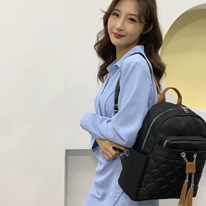 Backpack Wanita Elegan Tahan Air CPT 626 - Desain Quilted dengan Aksen Tassel