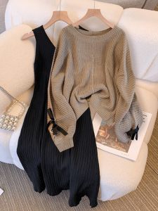 ชุดเดรสสเวตเตอร์ถักแฟชั่นฤดูใบไม้ร่วงสำหรับผู้หญิงไซส์ใหญ่ ชุดสองชิ้น ทรงหลวม ปกโปโล แขนยาว กระโปรงทรงเอ ชุดทำงานสไตล์เกาหลี