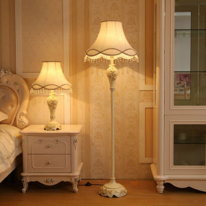 European-Style Floor Lamp Living Room Vertical Table Lamp with Tea Table American Retro Bedroom Cozy Remote Control Led Bedside Lamp