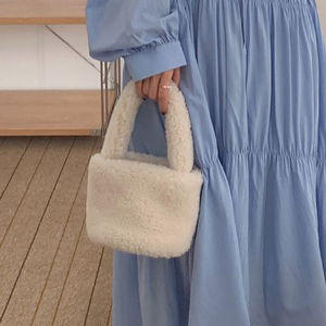 Fashionable Plush Lamb Fur Womens Bucket Handbag Soft Magnetic Buckle Closure Solid Color Casual Candy Color Small Size Bag