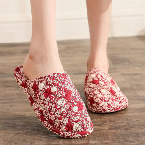 พื้นไม้ปิดหัวผ้าสำหรับใช้ในบ้านรองเท้าแตะผ้าฝ้ายพื้นนิ่มแบบเงียบและไร้เสียงใส่ในบ้านผ้าฝ้ายแฟชั่นใส่ช่วงฤดูใบไม้ร่วงและฤดูหนาวสำหรับผู้หญิง