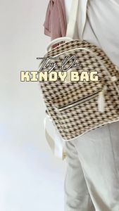 JIMS HONEY TAS RANSEL WANITA FANDA BACKPACK\\n\\n Apa Itu Tas Ransel Wanita JIMS HONEY?\\n\\nTas ransel wanita JIMS HONEY adalah tas yang dirancang dengan desain ergonomis dan multifungsi. Tas ini dibuat khusus untuk memenuhi kebutuhan wanita modern dalam berbagai situasi, mulai dari pergi ke sekolah atau kantor hingga perjalanan jauh.\\n\\n Keunggulan Tas Ransel Desain Ergonomis\\n\\nDesain ergonomis dari tas ransel wanita JIMS HONEY membuatnya nyaman untuk dibawa dalam waktu yang lama. Tas ini dirancang dengan bantalan bahu yang empuk dan penyesuaian strap yang dapat disesuaikan dengan ukuran tubuh pengguna.\\n\\n Fitur Tas Ransel Multifungsi\\n\\nSelain desain ergonomis, tas ransel wanita JIMS HONEY juga dilengkapi dengan berbagai fitur multifungsi yang memudahkan penggunaannya. Beberapa fitur tersebut antara lain:\\n\\n- Ruang penyimpanan yang luas dengan beberapa kompartemen terpisah untuk mengorganisir barang-barang Anda dengan baik.\\n- Saku tambahan di bagian luar tas untuk menyimpan barang-barang kecil seperti ponsel atau dompet.\\n- Sistem ventilasi di bagian belakang tas untuk mencegah keringat pada bahu.\\n\\n Bagaimana Menggunakan Tas Ransel Wanita JIMS HONEY?\\n\\nBerikut adalah beberapa tips untuk menggunakan tas ransel wanita JIMS HONEY secara efektif:\\n\\n Tips Membawa Tas Ransel untuk Perjalanan\\n\\nUntuk perjalanan jauh, pastikan Anda membawa barang-barang penting dalam tas ransel wanita JIMS HONEY. Sebaiknya, letakkan barang-barang berharga di kompartemen terpisah agar lebih aman.\\n\\n Cara Maksimalkan Tas Ransel Fanda\\n\\nUntuk memaksimalkan penggunaan tas ransel wanita JIMS HONEY, pastikan Anda mengorganisir barang-barang dengan baik. Gunakan kompartemen terpisah untuk menyimpan barang-barang kecil dan saku tambahan untuk menyimpan barang-barang penting.\\n\\n Kelebihan Tas Ransel JIMS HONEY\\n\\nBerikut adalah beberapa kelebihan dari tas ransel wanita JIMS HONEY:\\n\\n Kenyamanan Tas Ransel Desain Ergonomis\\n\\nDengan desain ergonomis, tas ransel wanita JIMS HONEY sangat nyaman untuk dibawa dalam waktu yang lama. Bantalan bahu yang empuk dan penyesuaian strap yang dapat disesuaikan dengan ukuran tubuh pengguna membuat tas ini menjadi pilihan yang tepat bagi mereka yang sering membawa barang-barang banyak.\\n\\n Daya Tampung Tas Ransel Multifungsi\\n\\nTas ransel wanita JIMS HONEY memiliki daya tampung yang besar dengan berbagai kompartemen terpisah. Hal ini memudahkan pengguna untuk mengorganisir barang-barang mereka dengan baik dan memaksimalkan penggunaan tas.\\n\\n Kesimpulan\\n\\nTas ransel wanita JIMS HONEY adalah pilihan terbaik untuk wanita modern yang mencari tas ransel desain ergonomis dan multifungsi. Dengan berbagai fitur yang dimilikinya, tas ini dapat membantu pengguna mengorganisir barang-barang mereka dengan baik dan membuat perjalanan menjadi lebih mudah.\n}