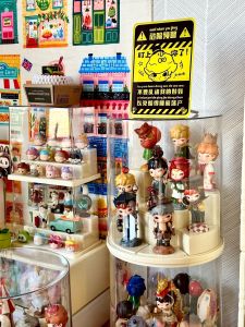 WEIAI | Storage & Display Rack for Small Prince & DIY Round Acrylic Dust-proof Doll Cabinet