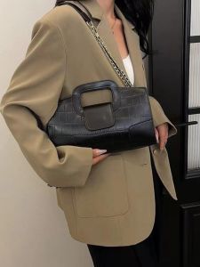 Trendy Chain Crossbody Bag Womens Handbag Versatile Small Square Bag Popular Design Casual Shoulder Bag for Young Women