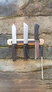 Magnetic Knife Holder – Gantungan Pisau Dinding Dapur Minimalis praktis Rayden