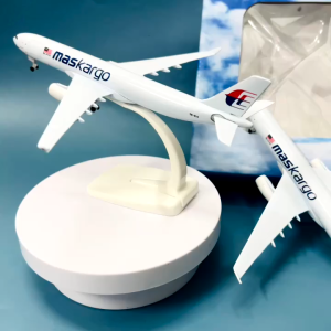 Mô hình trưng bày máy bay Airbus 330-300 "MASKARGO" Hãng Hàng Không Malaysia Airlines Tỉ Lệ 1:400