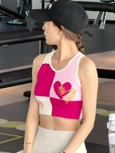 เสื้อกั๊กโยคะสีชมพูรูปหัวใจ ทรงสั้น สำหรับผู้หญิง ใส่ได้ตลอดทั้งปี ทรงเข้ารูป เหมาะกับการวิ่งและโยคะ