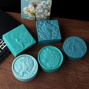 Fierce Wolf Silicone Soap Mold DIY Animal Resin Plaster Tool Relief Round Shape Roaring Wolf Aroma Craft Gift Home Decor