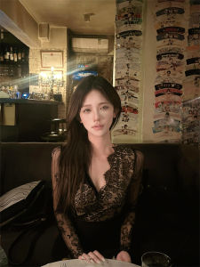 ชุดเดรสยาวแขนยาวลูกไม้สีดำเซ็กซี่สไตล์สตรีทแฟชั่นสำหรับผู้หญิง กระโปรงทรงเอเอวสูง ชุดราตรี ฤดูใบไม้ร่วง 2024