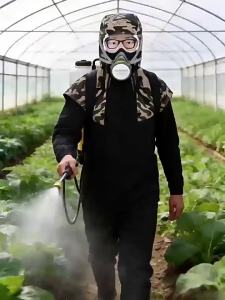Non-fog Full Face Protection Mask with Clear Vision and Integrated Shoulder Cape for Pesticide Application