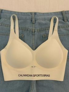 เสื้อชั้นในกีฬาแบบมีโครงเสริมหน้าอกสำหรับผู้หญิง ไร้ตะเข็บ ทรงคัพคงที่ ใส่สบาย ป้องกันแรงกระแทก ชุดชั้นในแบบสวมหัวเดียว