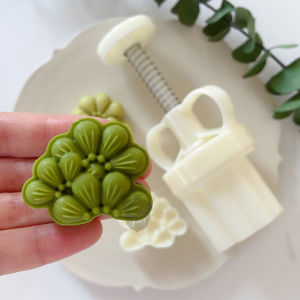Oak Fruit 30G National Style Pine Leaf Green Bean Cake Hands Pressing Die Chinese Yam Cake Food Supplement Model Mid-Autumn Festival Mooncake Mold