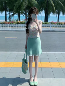 CHANGTONG | Youthful Gentle Style Outfit Set 1 Top 1 Skirt