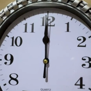 Wall Clock 8 inch Rustic Design Round Classic Home Decor Kitchen Room Gift Decoration