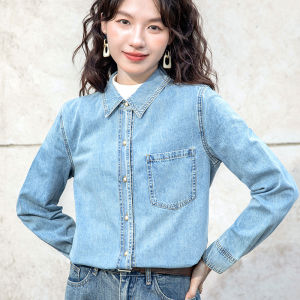 เสื้อเชิ้ตยีนส์สีฟ้าอ่อนสไตล์ย้อนยุคสำหรับผู้หญิง ทรงหลวม แขนยาว ปกโปโล คอตั้ง ปกติ ฤดูใบไม้ร่วง 2025 ใหม่