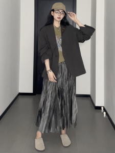 plus Size Pleated Casual Yamamoto Half Skirt Women Spring Summer Slimming Elastic Waist Draping Pleated Skirt Korean Style High Waist Midi Skirt