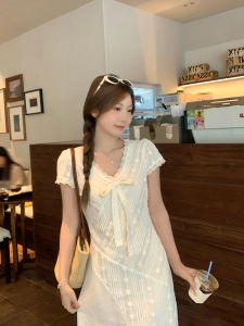 wu77 | Womens 2025 Autumn French Style Lace Spliced V-Neck Apricot Dress