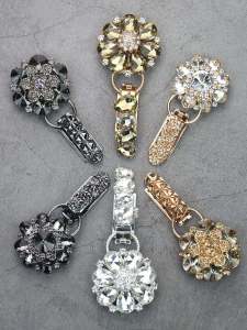 กระดุมโลหะสำหรับเสื้อผ้าผู้หญิง กระดุมหนังขนสัตว์ กระดุมปากเป็ดประดับเพชร กระดุมเสื้อผ้าตกแต่งขนสัตว์ เสื้อผ้าแฟชั่นฤดูหนาว