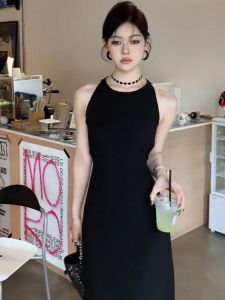 ชุดเดรสยาวแขนกุดคอวีสไตล์ Hepburn ชุดราตรียาวสีดำสไตล์ฝรั่งเศส ชุดราตรีฤดูร้อน ชุดเดรสยาวเอวสูง ชุดเดรสยาวปานกลาง