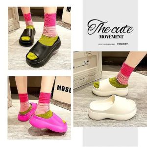 PiShops   งานใหม่แกะกล่อง รองเท้าแตะแฟชั่น มีให้เลือกถึง 4 สี มาพร้อมความสูงถึง 1.7 นิ้ว สวมใส่ง่ายน้ำหนักเบาไม่เมื่อยเท้า สาวๆคนไหนมองหารองเท้าแตะดีๆบอกเลยรุ่นนี้ไม่ควรพลาด