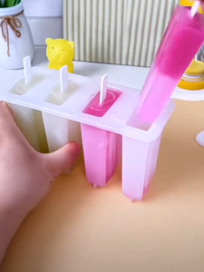 Ice Cream Molds Popsicle DIY Ice Cream House Model Making Box with Stick Cover Mold Reusable Homemade Ice Cream