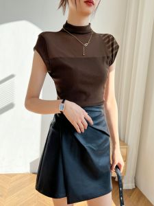 เสื้อยืดคอกลมแขนสั้นผ้าตาข่ายสีคาเฟ่ ทรงสลิมฟิต สำหรับผู้หญิง ฤดูร้อน 2025 เสื้อชั้นในทรงเข้ารูป เสื้อเชิ้ตผู้หญิง