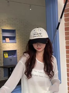 หมวกแก๊ปสไตล์เกาหลี  ผ้าลูกฟูก งานปักReality