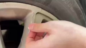 Car Wheel Rim Scratch Repair - a Professional Scratch Removal Agent for Vehicles Comes with a Sponge for Quick Fixing of Scratc