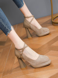 รองเท้าส้นสูงสำหรับผู้หญิง ฤดูใบไม้ผลิ 2025 รองเท้าส้นแบนหัวเหลี่ยมแบบหนังนิ่ม หัวเข็มขัดแบบไขว้ หัวเข็มขัดแบบไขว้ รองเท้าส้นแบนแบบกันน้ำ รองเท้าส้นแบนสำหรับผู้หญิง