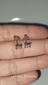 Lareyna Aravenda Anting Korea Wanita S925 Cahaya Kilau Kristal Zirconia AT083