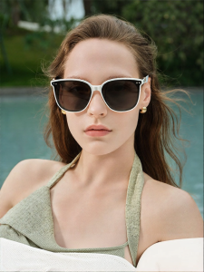 HELEN KELLER | UVA UVB Blocking Stylish Female Sunglasses
