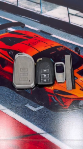 Toyota Vios 2024 Yaris Woodgrain Pattern Leather Car Key Cover Case Accessories