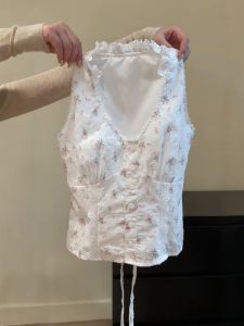 เสื้อเชิ้ตแขนกุดผ้าไหมลายดอกไม้สไตล์หวานสำหรับผู้หญิง คอลเลกชั่นฤดูร้อน 2025 เสื้อผ้าทำงานสไตล์ยุโรปและอเมริกัน