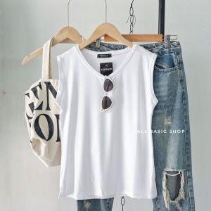 เสื้อคอกลมแขนกุด ผ่าข้าง ผ้าเรย่อนเนื้อนิ่มเด้ง