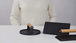 Cast iron pressed steak grilled meat iron plate squid grilled meat plate round cast iron pressed plate meat pressing plate