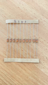 Resistor 1/4watt 3K3 (500 pcs)