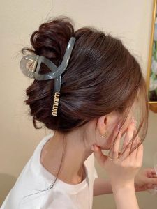 Elegant Large Letter Hair Clips Women Simple Stylish Hair Accessories Hair Grabbers Back of Head Shark Clip Fashionable Hairpins