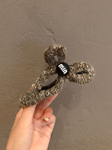 Korean Style Large Size Shark Hair Clip Womens Fashionable Versatile Knitted Butterfly Knot Updo Clip Acrylic Hair Accessories