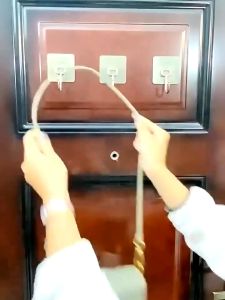 BECORATE 1Pc Seamless Self-Adhesive Storage Hanger Hooks/Transparent Waterproof Wall Hook Sticker