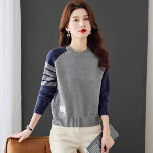 เสื้อสเวตเตอร์ถักคอตั้งแขนยาวผู้หญิง ผ้าขนสัตว์ ทรงสั้น ทรงเข้ารูป แขนยาว ปกติ ฤดูใบไม้ร่วง 2024 เสื้อชั้นในคอตั้ง