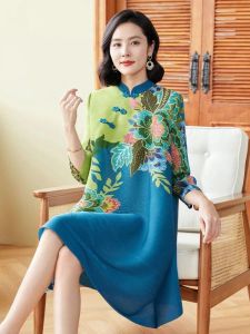 Retro Chinese Style Floral Print Maxi Dress with Button Detailing Slimming Belly Covering Trendy Skirt for Women over 40