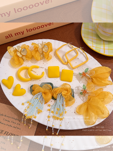 Summer Yellow Flower Earrings New 2024 Trendy Design Holiday Womens Jewelry Fashionable Dangle Studs Korean Style Painted Craft