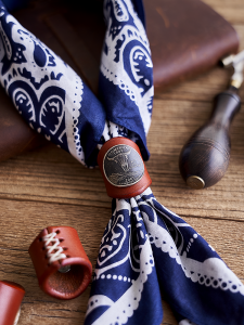 Khăn Choàng Da Bò Thủ Công Kiểu Mỹ Cổ Điển Khóa Đồng Xu Khăn Choàng Khăn Quàng Cổ Khăn Choàng Cổ Họa Tiết Hoa Hạt Dẻ Phụ Kiện Thời Trang Mùa Hè