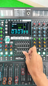 Bàn Trộn Âm Thanh 18 Kênh MTMax SG3 – Kết Nối USB/BT 99 Hiệu Ứng DSP Phantom 48V EQ 3 Băng Tần Livestream Karaoke Sân Khấu Hội Nghị Sự Kiện Chất Lượng Cao"