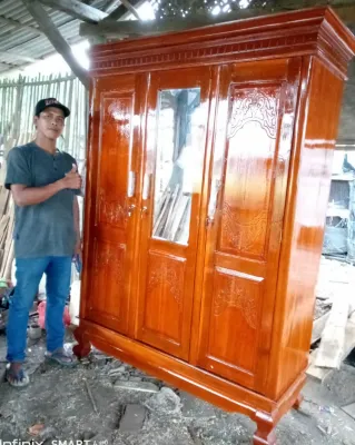 lemari pakaian kayu jati 3 pintu+kaca (hanya melayani provinsi JawabaratDKI jktBanten serta Jabodetabek)