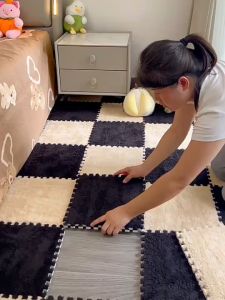 พรมจิ๊กซอว์แบบลิ่มสี สำหรับห้องนอน ขนาด 30X30 ซม. พร้อมขอบปิด และชุดประกอบ 10 ชิ้น ส่งจากไทย