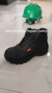 Sepatu Safety Kerja Pabrik & Proyek: Tips dan Rekomendasi
