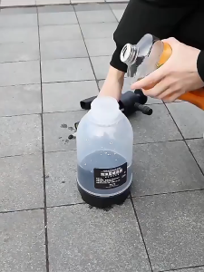 2L Hand Pump Foam Sprayer Portable Pressure Washer Foam Spray Bottle for Car Household Cleaning Tool